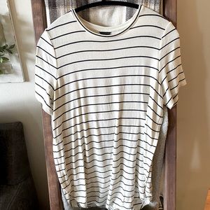 Ann Taylor stretch tee